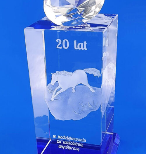 Statuetka grawerowana z diamentem