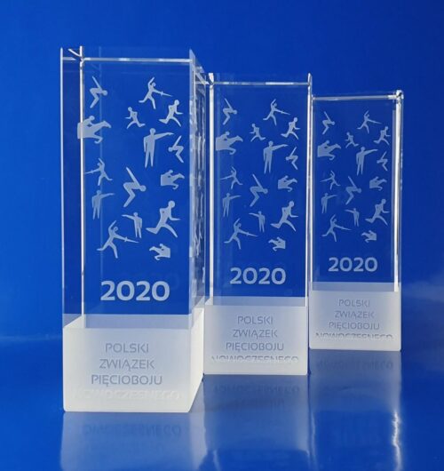 Nagrody sportowe połączenie artystycznego piaskowania z grawerem 3D. Polski Związek Pięcioboju Olimpijskiego