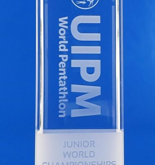 Puchar sportowy na mistrzostwa świata juniorów w pięcioboju, prostopadłościan 170 z artystycznym piaskowaniem i grawerem 3D