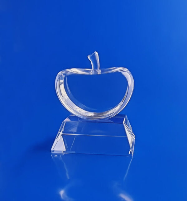 statuetka Jabłko na podstawce z grawerem 3D, elegancka nagroda ze szkła kryształowego