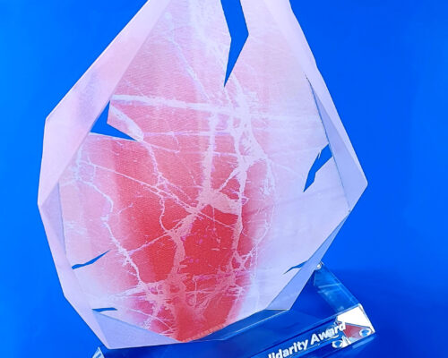 Statuetka szklana Global Belarusian Solidarity Award, glass award with engraving and uv printing, ice award