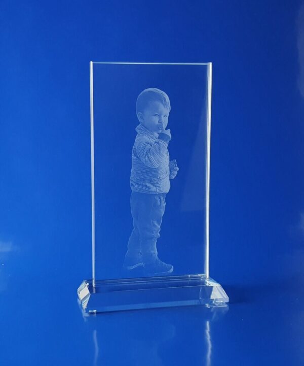 the TS glass statuette is eagerly ordered as a gift with a photo engraving, you can add a dedication to a photo engraved in glass, we can engrave a photo of the company's building or a photo of the latest product in the glass