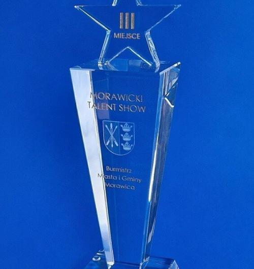 kryształowa statuetka premium z gwiazdą na konkurs za zajecie trzeciego miejsca złoty napis MORAWICKI TALENT SHOW, herb grawerowany laserem wewnątrz szkła w 3D nagroda Burmistrza Miasta i Gminy Morawica