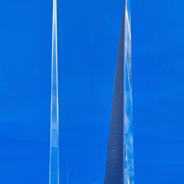 Glass award with metal sheet with 3D engraving