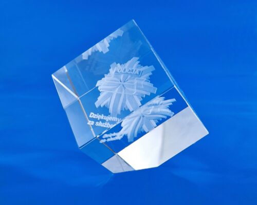 police badge in 3D crystal, beautiful glass gift for a policeman, police badge engraved as a 3D model inside crystal glass the badge has an engraved service number and a thank you for years of service Police badge as a glass statuette to celebrate the end of service Police emblem in glass, police star engraved in glass in 3D